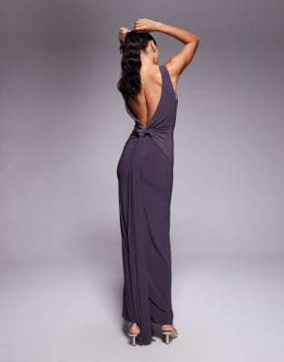 ASOS DESIGN - Figurformendes, drapiertes Maxikleid in Grau mit geknoteter Rückseite