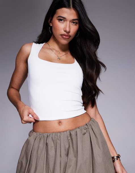 ASOS DESIGN – Figurformendes Trägertop in Weiß mit breiten Trägern - view 1