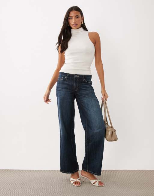 ASOS DESIGN figurskapande ärmlös topp med hög krage i cream, 2 av 4