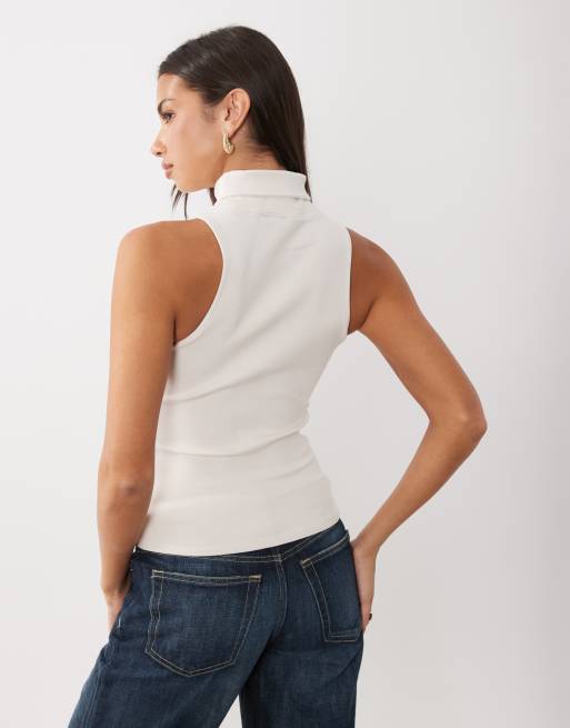 ASOS DESIGN figurskapande ärmlös topp med hög krage i cream, 4 av 4