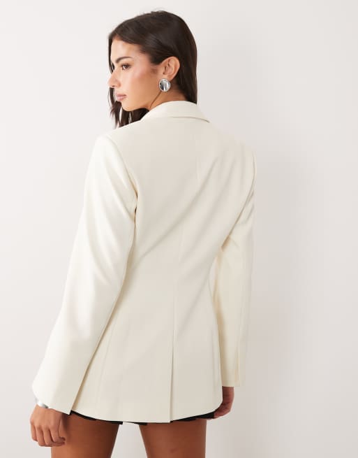 ASOS DESIGN figursydd tuxkavaj med formpressad höft i svart och kräm, 3 av 4