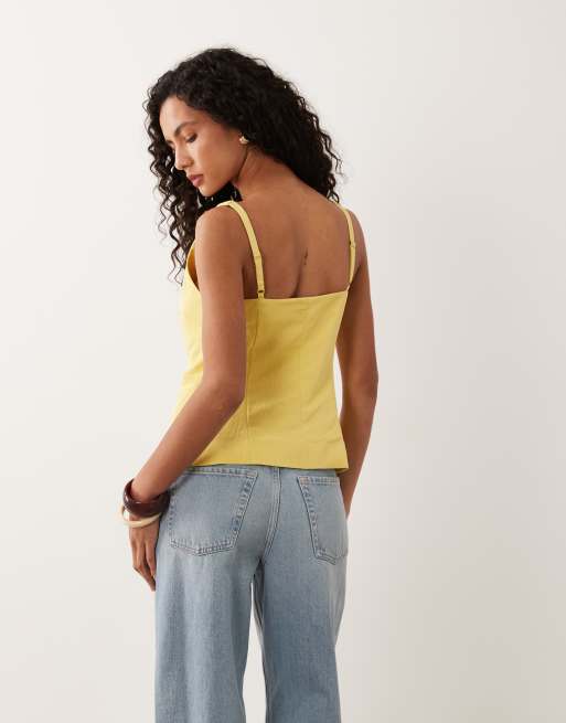 ASOS DESIGN figursydd väst med djup halsringning i gult, 4 av 4