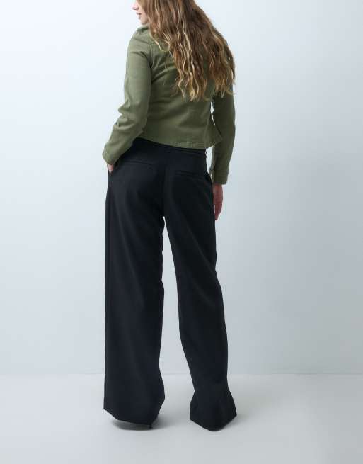 ASOS DESIGN figursydda arch barrel-byxor i svart, 3 av 5