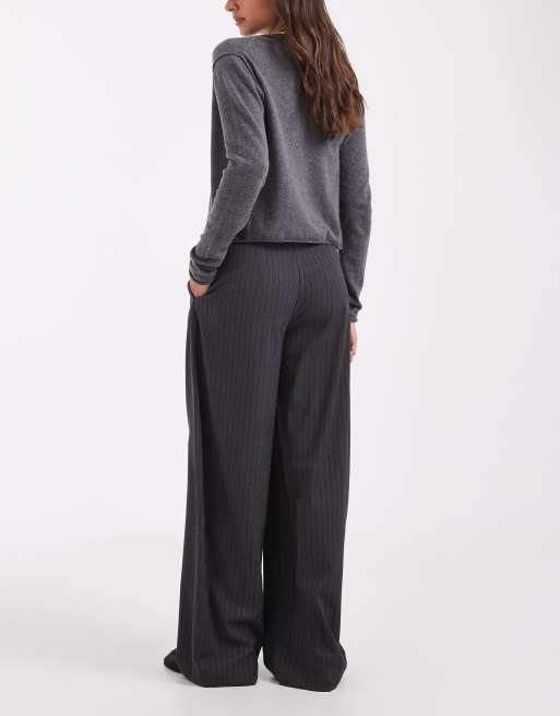 ASOS DESIGN figursydda barrelbyxor med korsettmidja i mörkgrå kritstrecksrand, 3 av 5