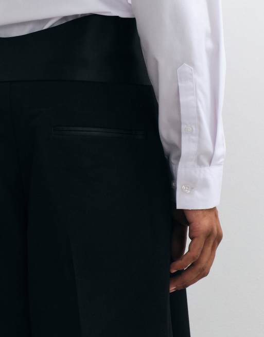 ASOS DESIGN figursydda byxor med lösa ben och cummerbund-midja i svart, 4 av 5
