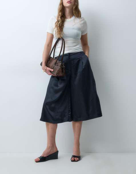 ASOS DESIGN figursydda culotte-byxor med hög midja i satin i marinblått - view 1