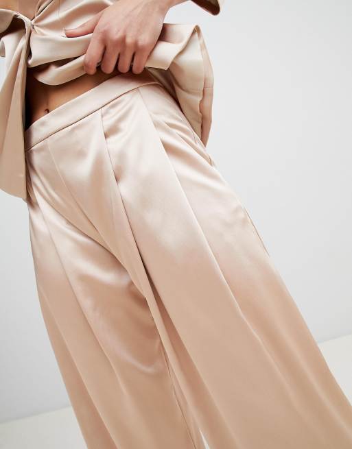 ASOS DESIGN – Figursydda finbyxor med vida ben, 3 av 4