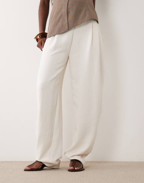 ASOS DESIGN figursydda kostymbyxor med omlottmidja i cream - view 1