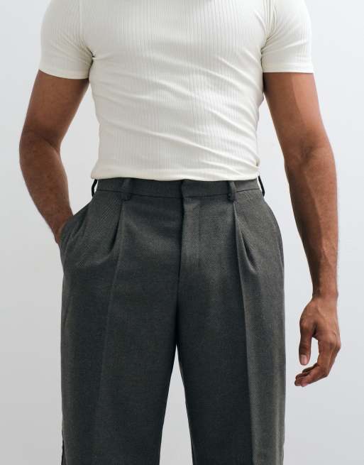 ASOS DESIGN figursydda plisserade vida byxor med ull i kolgrå fiskbensmönster, 3 av 5
