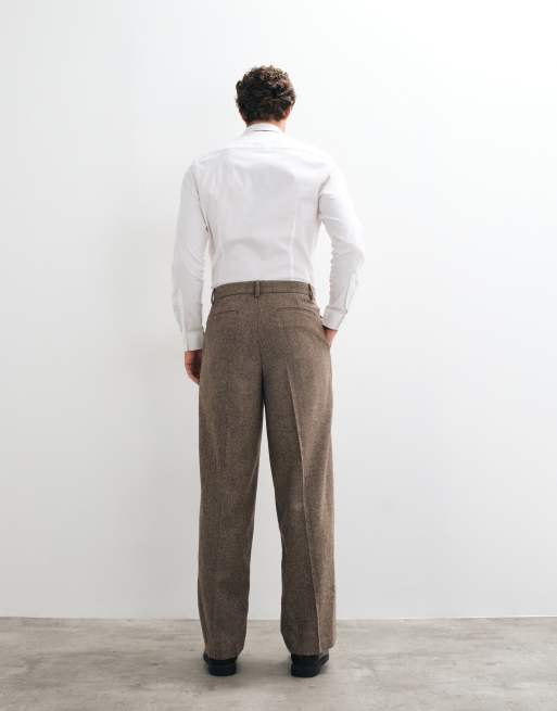 ASOS DESIGN figursydda veckade raka byxor i mörkbrun fiskbensmönstrad ullmix, 3 av 5