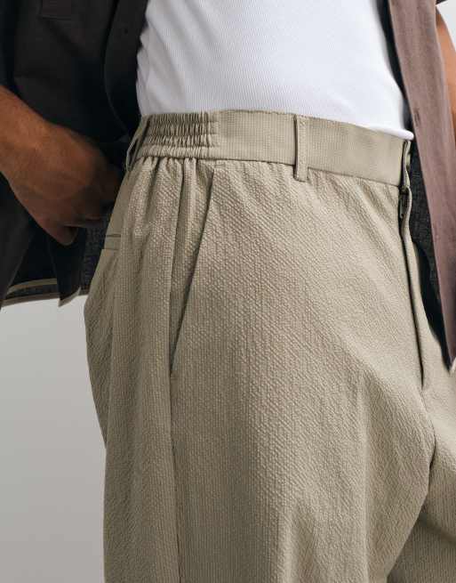 ASOS DESIGN figursydda vida byxor i grön seersucker med elastisk midja, 4 av 5