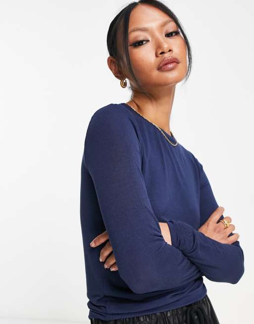 ASOS DESIGN - Fijngebreide top met lange mouwen en ronde hals in marineblauw