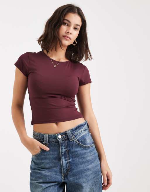 ASOS DESIGN – Fikonlila, silkig, liten t-shirt i polyamid