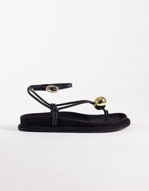 ASOS DESIGN - Filippa - Teensandalen met gevlochten teen en bolletjes in zwart suedette - view 1