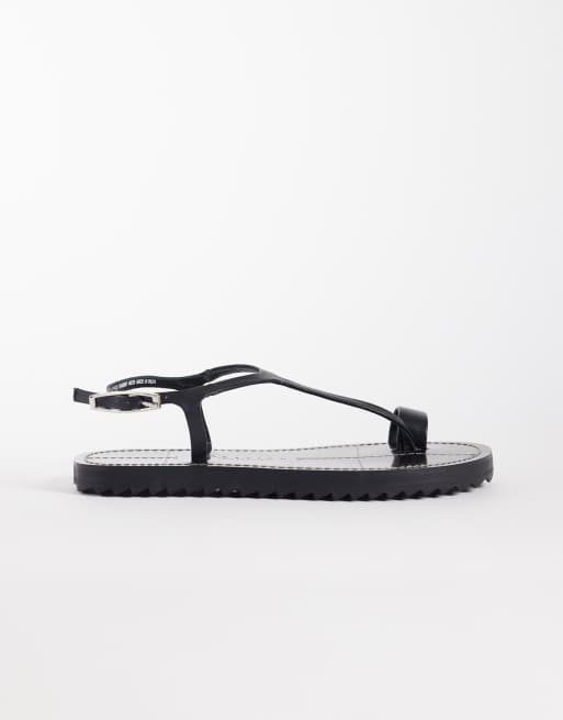 ASOS DESIGN Filomena premium whipstitch skinny toe loop sandals in black leather, 2 of 4