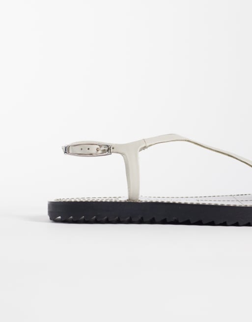 ASOS DESIGN Filomena premium whipstitch skinny toe loop sandals in white leather, 4 of 4