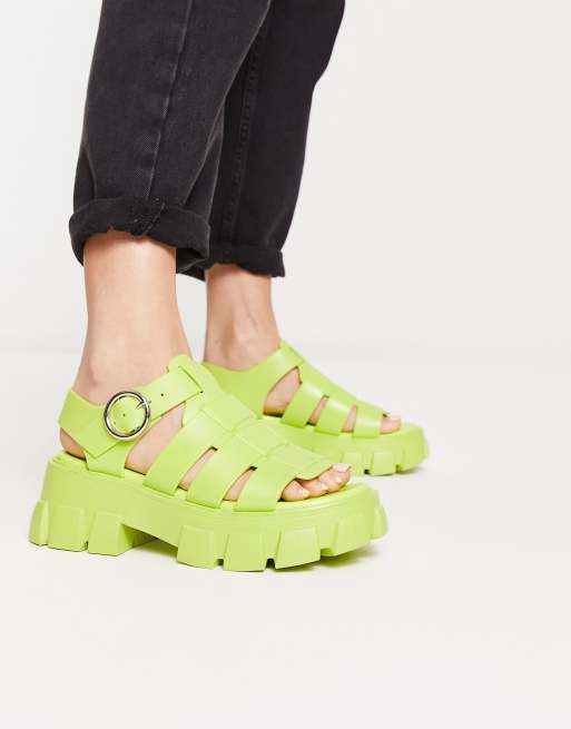 ASOS DESIGN – Finalist – Flache Jelly-Fischersandalen in Grün mit dicker Sohle