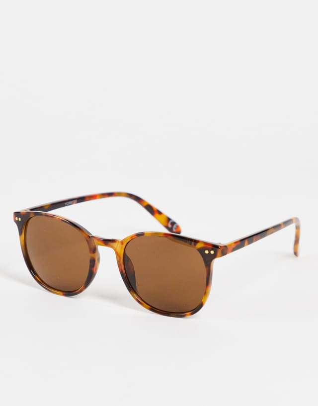 ASOS DESIGN fine frame round sunglasses in dark crystal tort