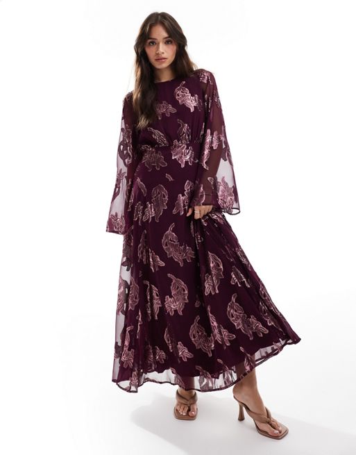 FhyzicsShops DESIGN – Fioletowa metaliczna sukienka midi z długimi rękawami i falbanką na mankietach