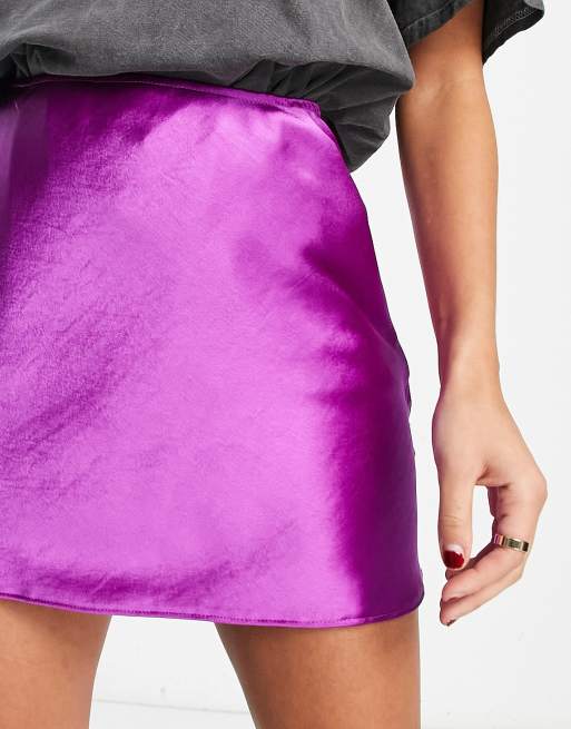 ASOS DESIGN – Fioletowa satynowa spódnica mini ze skosu, 2 z 4