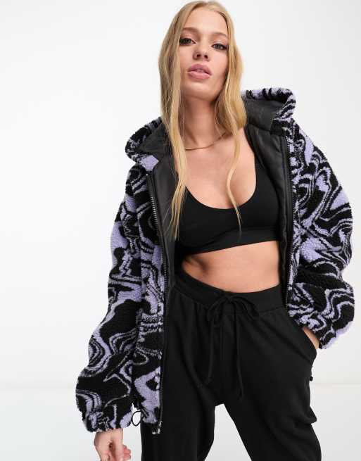 ASOS DESIGN – Fioletowa wzorzysta kurtka z kożuszka