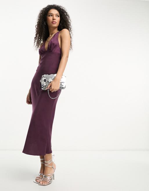 ASOS DESIGN – Fioletowobordowa satynowa sukienka midi ze skosu o fasonie bokserki z głębokim dekoltem