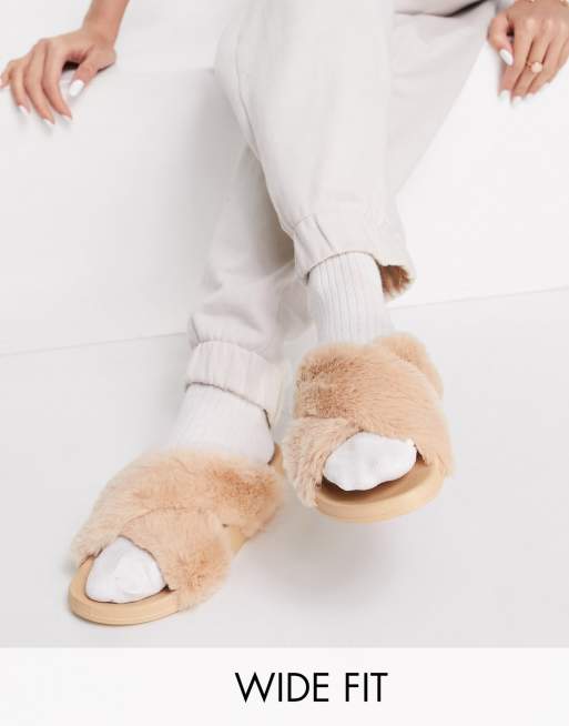 ASOS DESIGN – Fiona – Karamellfärgade tofflor i fuskpäls med korsade remmar och bred passform
