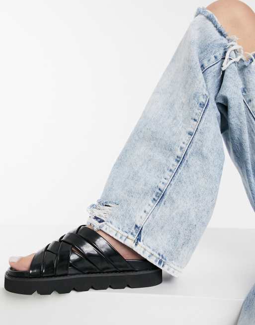 ASOS DESIGN – Firestone – Czarne plecione klapki bez pięty na grubej podeszwie, 2 z 4