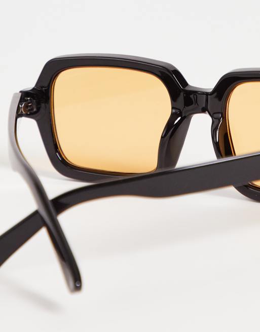 ASOS DESIGN - Firkantede solbriller med sort stel og ravfarvede glas, 2 af 4
