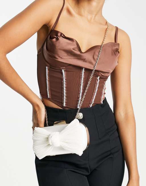 ASOS DESIGN - Firkantet clutch med plisseret sløjfe og aftagelig crossbody-strop i hvid