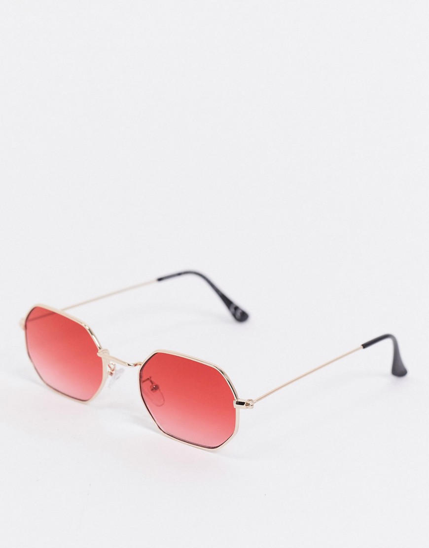 ASOS DESIGN - firkantet solbriller i guld med røde glas