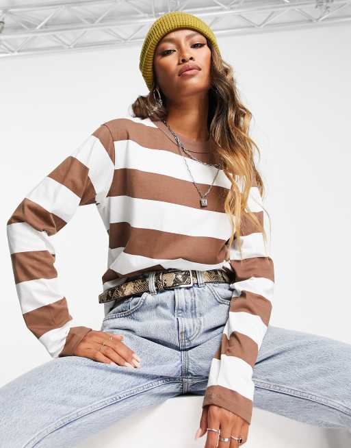 ASOS DESIGN - Firkantet T-shirt i hvid og brun stribe