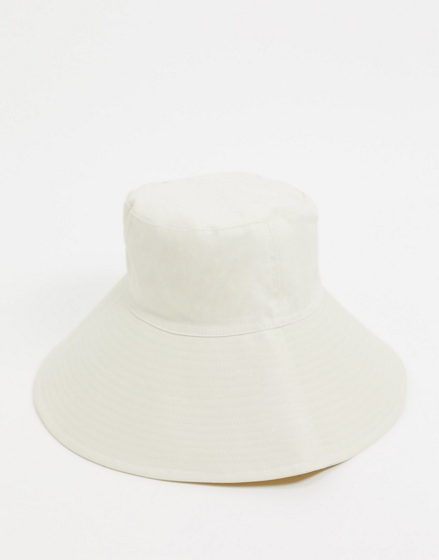 Fisherman bucket hat in cream