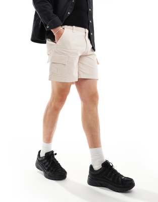 ASOS DESIGN ASOS DESIGN fit cargo shorts in stone-Neutral
