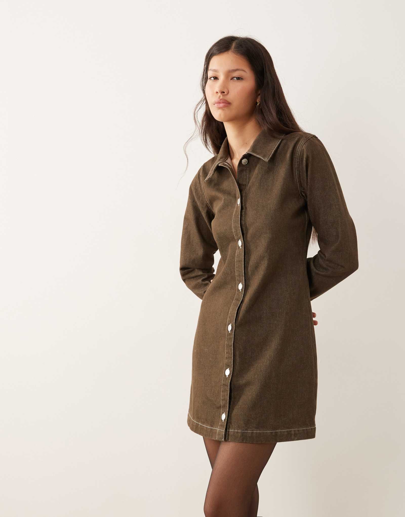 ДИЗАЙНЕРСКОЕ приталенное джинсовое платье-рубашка ASOS с длинными рукавами зеленого цвета хаки