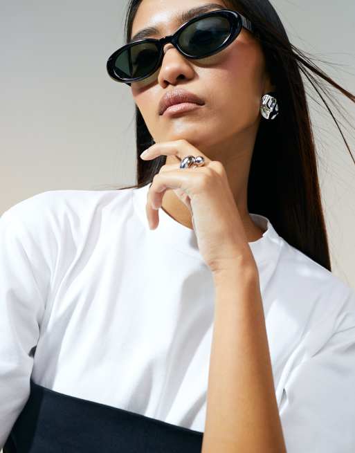 ASOS DESIGN fitted t-shirt with waistband detail in black and white