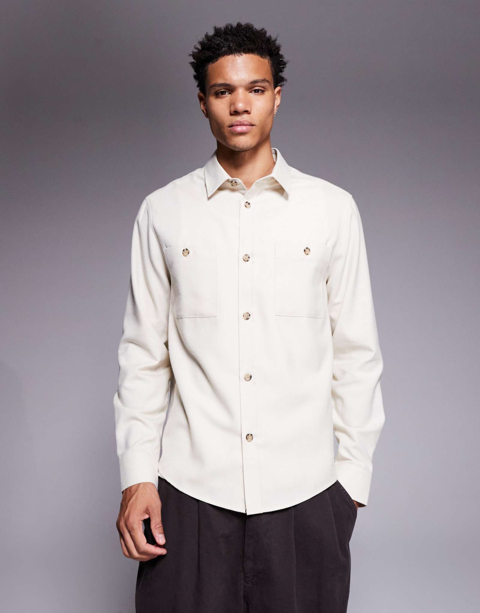 ДИЗАЙНЕРСКАЯ фланелевая верхняя рубашка ASOS с накладными карманами бежевого цвета