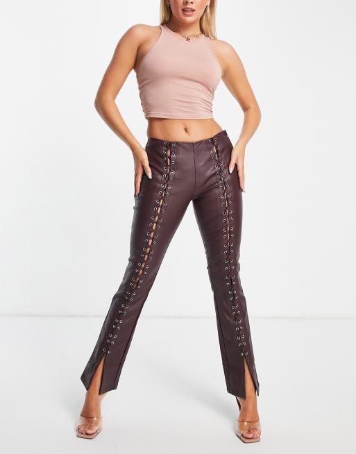 ASOS DESIGN - Flare-broek met leerlook en geregen veters in pruimkleur
