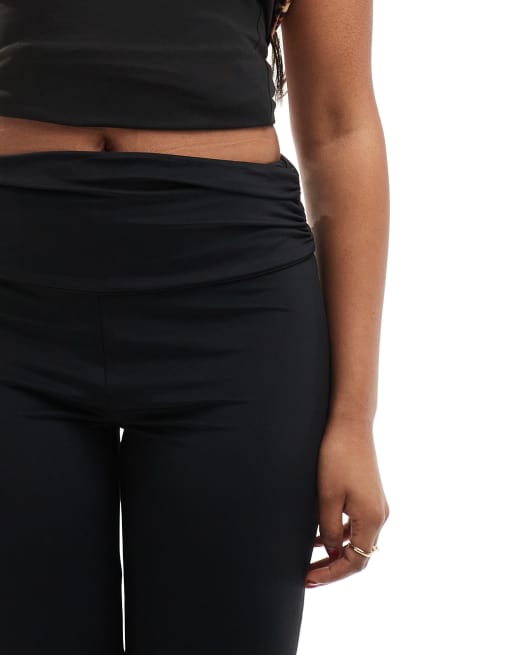 ASOS DESIGN - Flare-broek met omgeslagen taille in zwart, 5 van 5