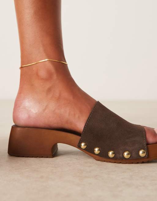ASOS DESIGN - Flare - Instap-klompsandalen van premium suède in chocoladebruin, 3 van 4