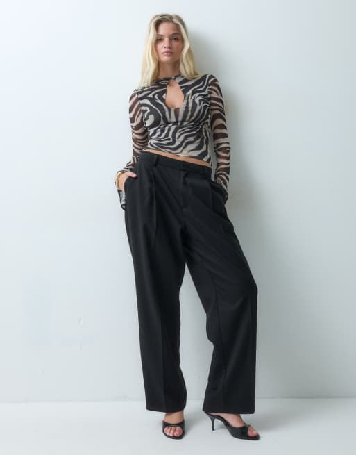 ASOS DESIGN flared sleeve key hole zebra top, 2 of 5