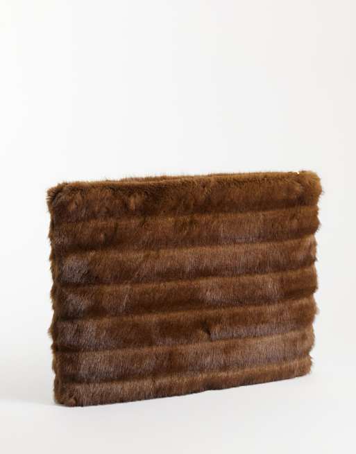 ASOS DESIGN flat portfolio clutch with pelted fur in chocolate, 4 of 4
