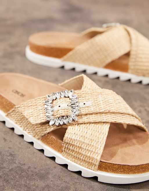 ASOS DESIGN Flaunt Sandales plates en raphia a brides croisees Naturel ASOS