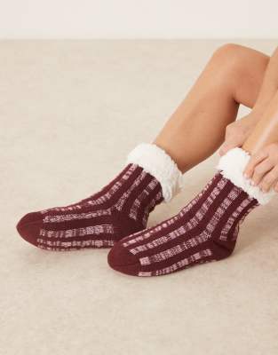 ASOS DESIGN - Flauschige Hausschuhsocken in Burgunderrot und Rosa