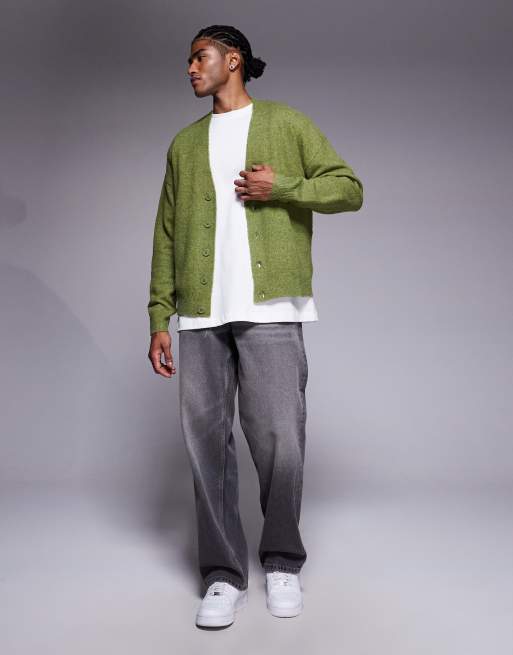 ASOS DESIGN – Flauschige Oversize-Strickjacke in Grün mit V-Ausschnitt, 2 von 5