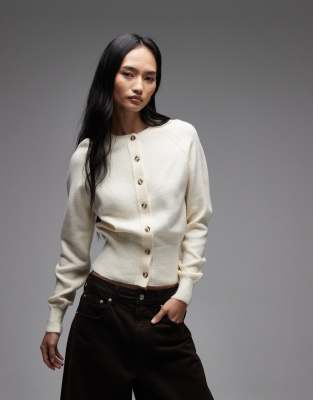 ASOS DESIGN - Flauschige, taillierte Strickjacke in Ecru-Weiß