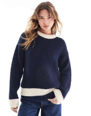 ASOS DESIGN - Flauschiger Strickpullover aus Wollmischung in Marineblau