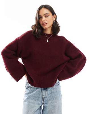 ASOS DESIGN - Flauschiger Strickpullover in Burgunderrot mit weiten Ärmeln