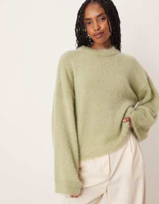 ASOS DESIGN - Flauschiger Strickpullover in Grün mit weiten Ärmeln