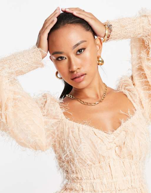 ASOS DESIGN – Flauschiges Minikleid in Blassrosa mit Raffung an der Brust und gesmokten Bündchen, 3 von 4